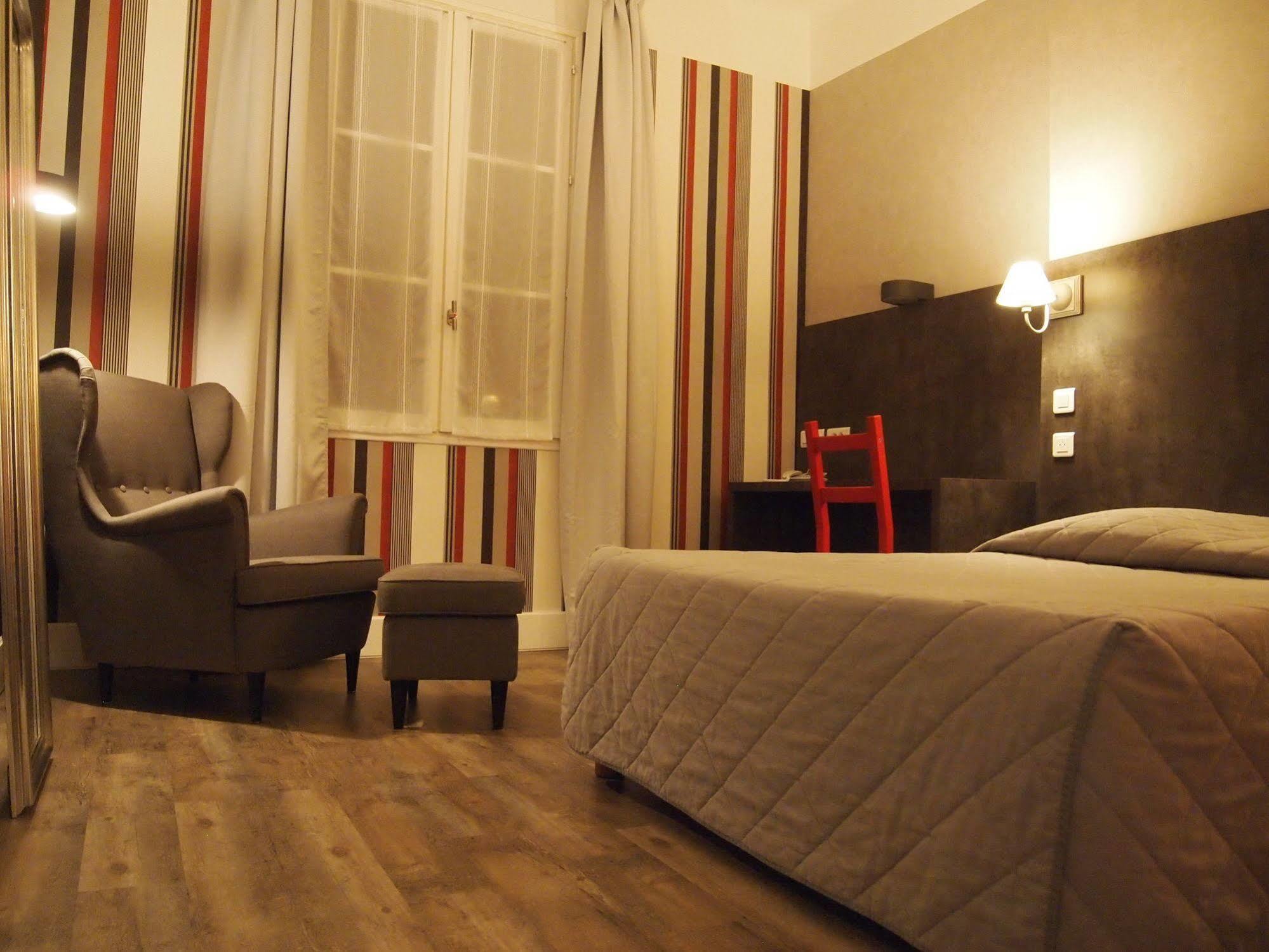 Hotel Colbert Tours Kültér fotó