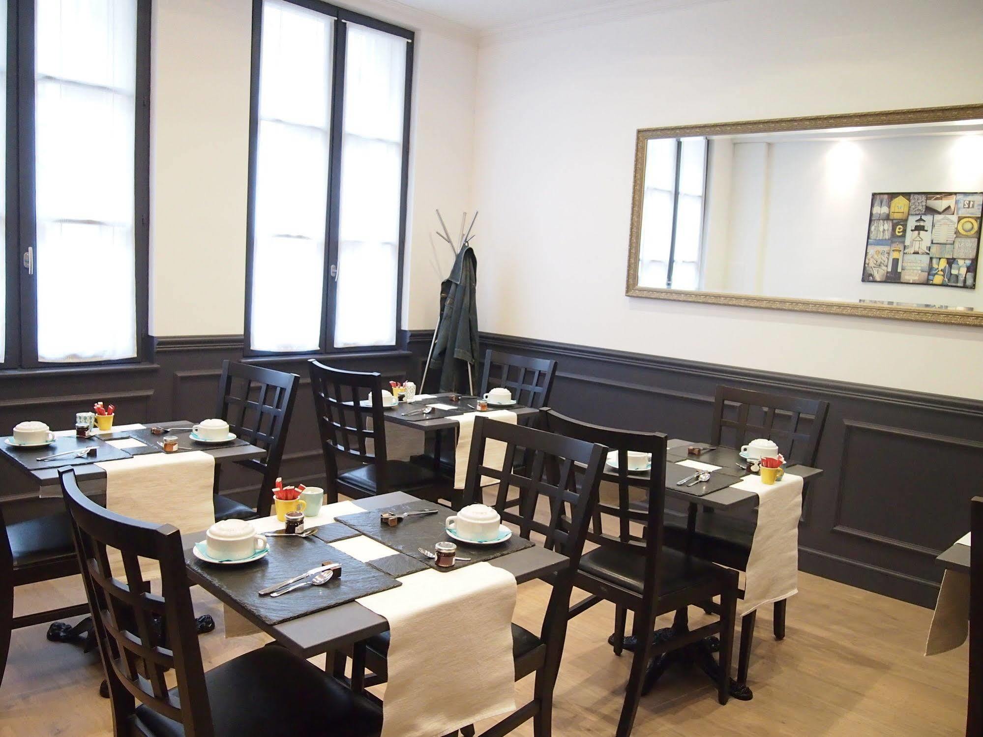 Hotel Colbert Tours Kültér fotó